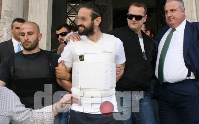 Προφυλακισμός εν μέσω χειροκροτημάτων για το μαφιόζικο χτύπημα στην Πάτρα