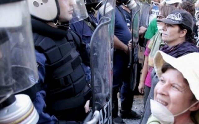 Άρχισε για να διακοπεί η δίκη των γυναικών που συνελήφθησαν στις Σκουριές