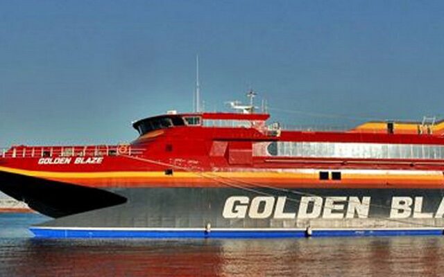 Καταμαράν με 395 επιβάτες προσέκρουσε στο λιμάνι του Ηρακλείου
