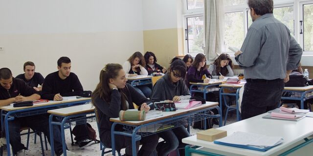 Προσλήψεις εκπαιδευτικών: Σήμερα 1420 αναπληρωτών και 800 πιστώσεις