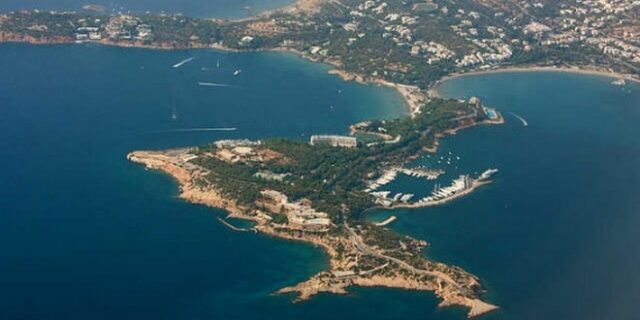 Αρχαιολογικοί χώροι το Μεγάλο Καβούρι και ο Λαιμός στη Βουλιαγμένη