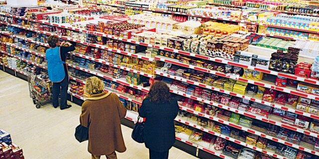 Κατάλαβε ότι έκλεβαν και την γρονθοκόπησαν