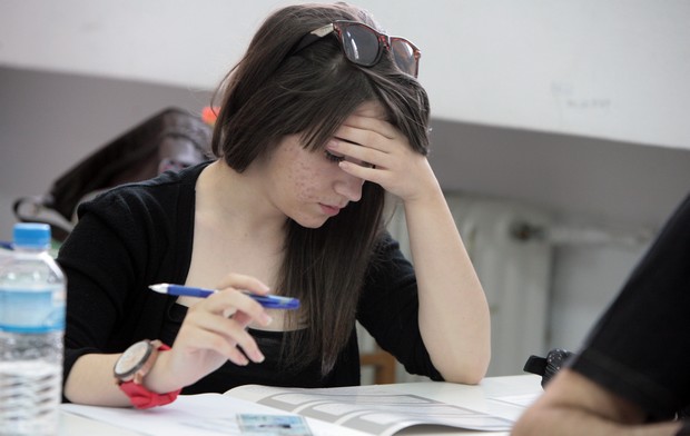 Πανελλαδικές: Όμηροι οι μαθητές στον “πόλεμο” Κυβέρνησης-ΟΛΜΕ