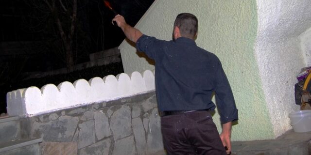 Σε διαθεσιμότητα αστυνομικός που συνελήφθη για μπαλωθιές