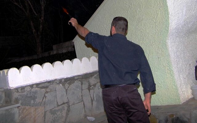 Σε διαθεσιμότητα αστυνομικός που συνελήφθη για μπαλωθιές