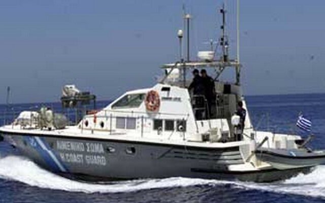 Σε κρίσιμη κατάσταση ναυτικός που έπεσε από πλοίο στη Λέρο
