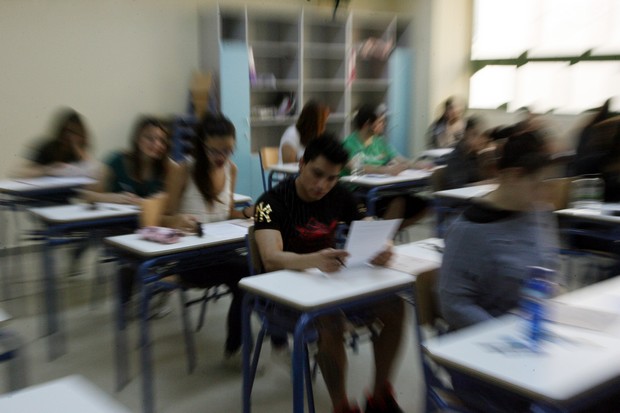 Πανελλήνιες: Τα θέματα σε Φυσική, Βιολογία και Ιστορία – Αυξημένος βαθμός δυσκολίας στα Μαθηματικά