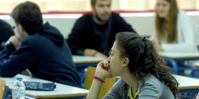 Στον αέρα οι Πανελλαδικές. “Ναυάγιο” στη συνάντηση ΟΛΜΕ-Αρβανιτόπουλου