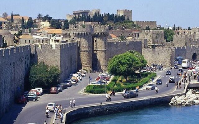 Νιγηριανές ιερόδουλες ξυλοφόρτωσαν Νορβηγό τουρίστα στη Ρόδο