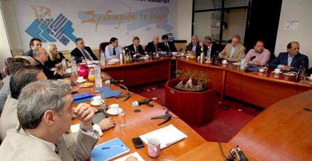 Μπλοκάρει ο ΣΕΒ τη συλλογική σύμβαση εργασίας. Δεν δεσμεύεται γραπτώς για το επίδομα γάμου