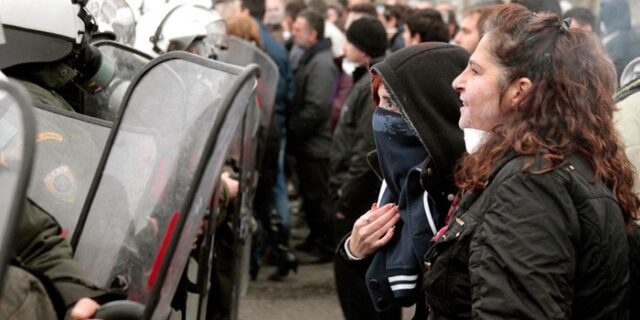 Καταδικάστηκαν οι τρεις διαδηλώτριες για συμμετοχή σε επεισόδια στις Σκουριές