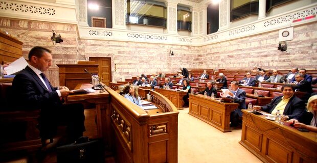 Στουρνάρας για εκταμίευση δόσης: Αντίστροφη μέτρηση για έξοδο της χώρας από την κρίση