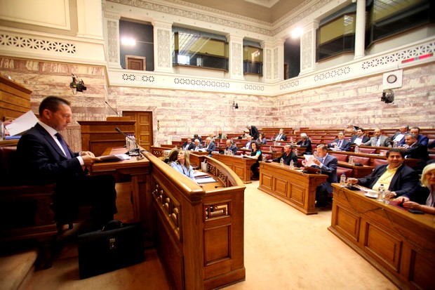 Στουρνάρας για εκταμίευση δόσης: Αντίστροφη μέτρηση για έξοδο της χώρας από την κρίση