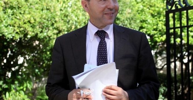 Πρόταση Στουρνάρα: Φόρος για όλους σε αγροτεμάχια και ακίνητα. Δεν εξαιρούνται οι αγρότες