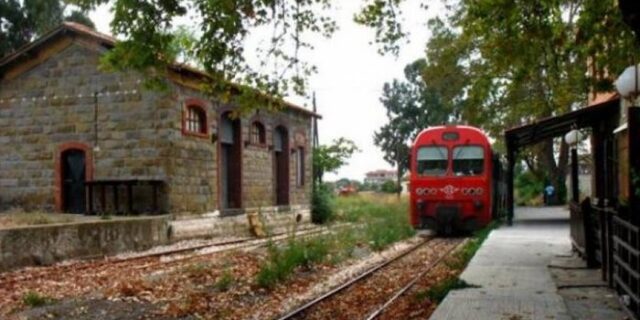 Σύγκρουση τρένου με αυτοκίνητο στη Μεσσηνία