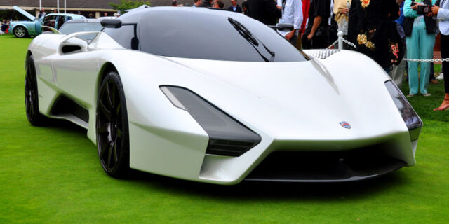SSC Tuatara. Το κοντέρ δείχνει 480, ο δείκτης φτάνει τα 444 χλμ./ώρα