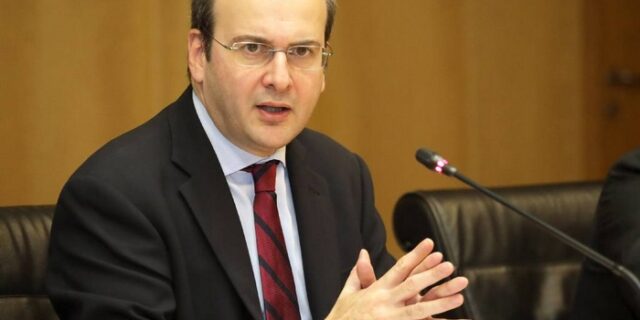 Χατζηδάκης: Άνοιγμα στις αγορές και στους επενδυτές