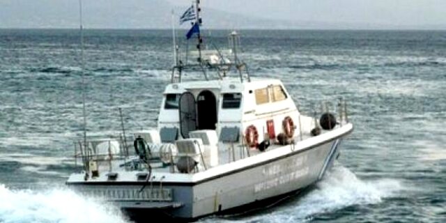 Συνελήφθησαν δύο Έλληνες δουλέμποροι. Προηγήθηκαν πυρά και καταδίωξη από τουρκική ακταιωρό
