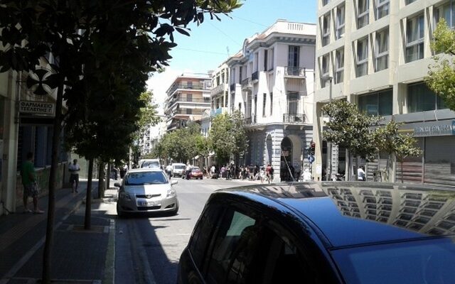 Στο Αυτόφωρο 12 συλληφθέντες για τα επεισόδια στην Πάτρα, ελεύθεροι δύο ανήλικοι