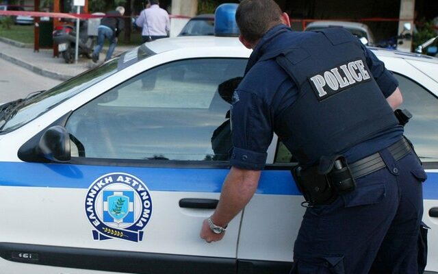 Συνελήφθη ανήλικος με 4 εντάλματα και 10 καταδικαστικές αποφάσεις