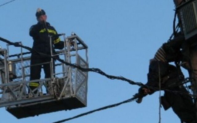 Πυροβόλησε συνεργείο της ΔΕΗ για να μην του κόψει το ρεύμα