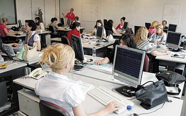 Μετέθεσαν δημόσιο υπάλληλο σε οργανισμό που κλείνει