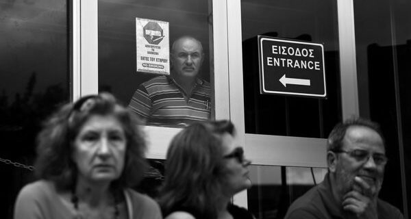 Έκοψαν και τα τηλέφωνα στην ΕΡΤ