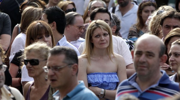 Χιλιάδες κόσμου στην ΕΡΤ ενάντια στο λουκέτο