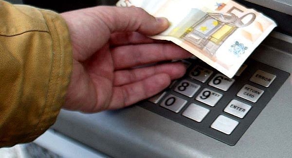 Κατασχέσεις μέσω τραπεζών. Πλήρη εικόνα καταθέσεων, δανείων και πιστωτικών καρτών
