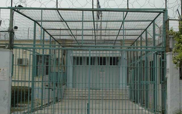 Πήρε άδεια από τις φυλακές και έκλεψε χρηματοκιβώτιο