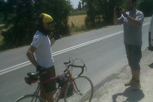 #skordo_ride: Πρωτότυπη διαμαρτυρία ενάντια στα διόδια. Θεσσαλονίκη-Κατερίνη με ποδήλατο