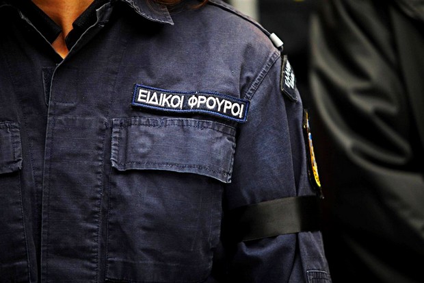 Επιστρατεύουν ειδικούς φρουρούς σε τρένα και προαστιακό