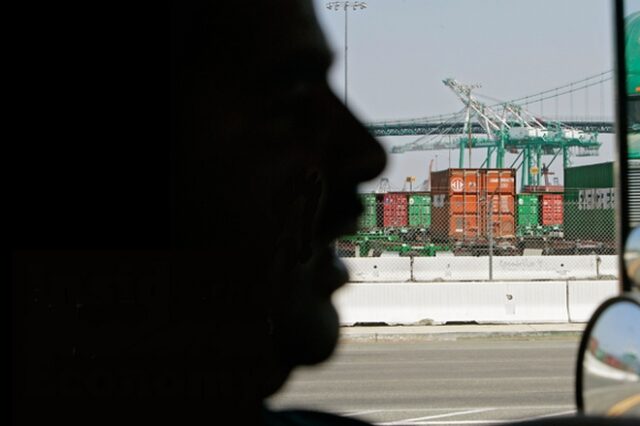 ΟΟΣΑ: Πρωταθλήτρια στην παραοικονομία η Ελλάδα – 45 δισ. ευρώ η σκιώδης οικονομία