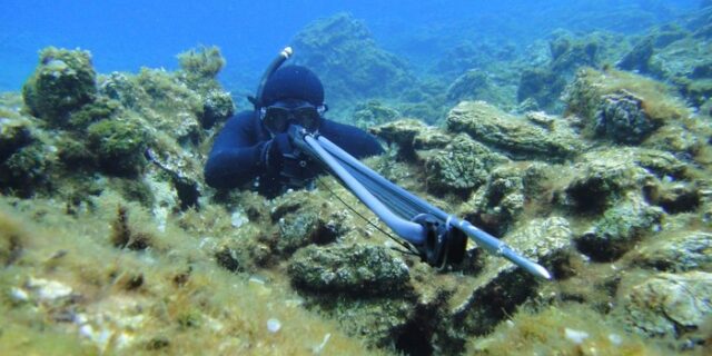 Νεκρός 87χρονος ψαροντουφεκάς στο Σούνιο