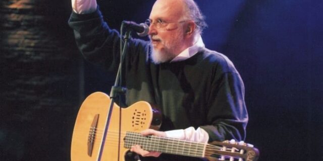 Κερδίστε διπλές προσκλήσεις για την παράσταση του Διονύση Σαββόπουλου