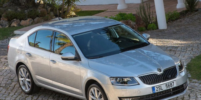Το δημοφιλέστερο μοντέλο της Skoda, η (νέα) Octavia, διαθέσιμη τον Ιούλιο