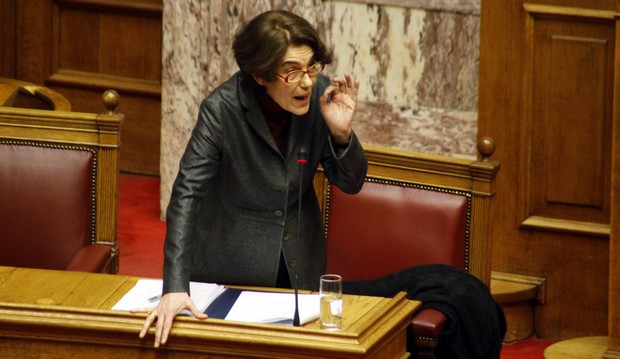 ΙΣΑ: “Άσχετη, επικίνδυνη και αδιάφορη η Σκοπούλη”
