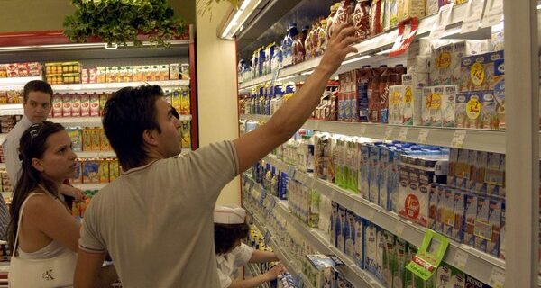 Eurostat: Ελλάδα και Κύπρος οι ακριβότερες χώρες στην ΕΕ σε γάλα, τυρί και αυγά