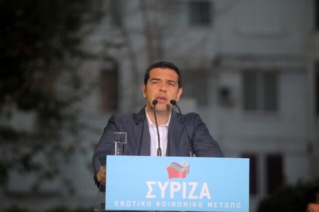 Το “χάρτη αξιοπρεπούς διαβίωσης” παρουσίασε ο Αλ. Τσίπρας μιλώντας στη Δραπετσώνα