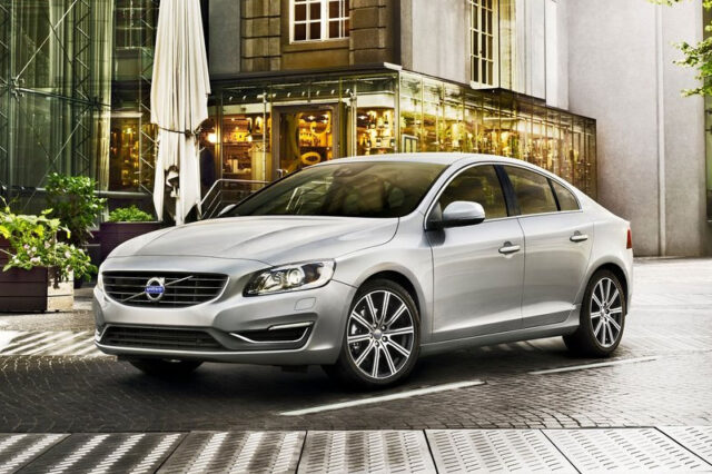 Νέο Volvo S60. Ανανεωμένο, ελκυστικό, με τιμές από 24.960 ευρώ