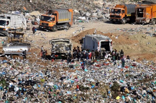 Υγειονομική βόμβα στο ΧΥΤΑ Φυλής: Μπλόκο σε 15 κοντέινερ με νοσοκομειακά απόβλητα