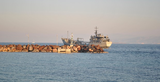 Με υδροφόρα του Πολεμικού Ναυτικού η υδροδότηση της Αίγινας