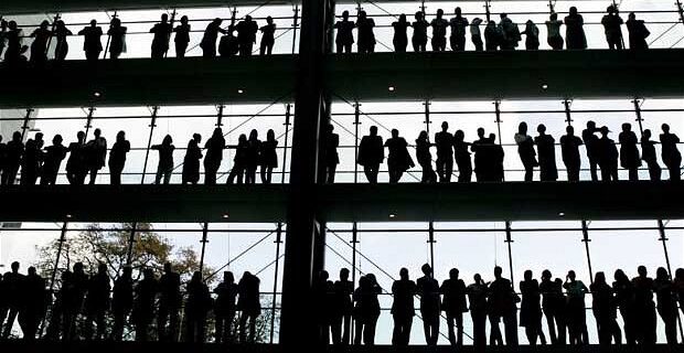 Στο τιμόνι της Ευρώπης με πρωτιά στην ανεργία: Στο 27,4% τον Σεπτέμβριο του 2013