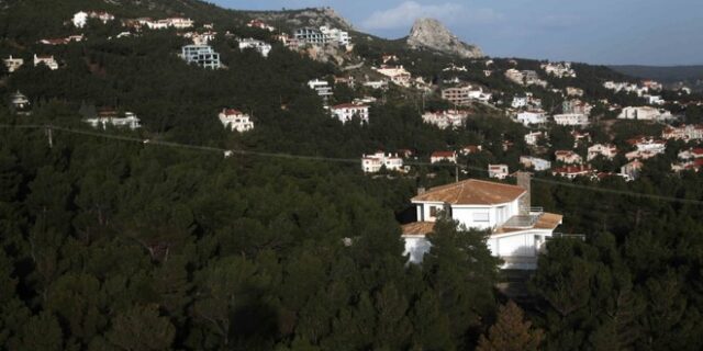 Πρόστιμα τριών ταχυτήτων για τα αυθαίρετα
