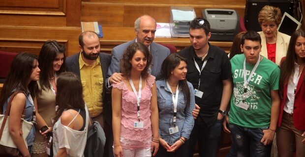 Ας καταργήσουμε λοιπόν και την εφηβεία γιατί κοστίζει…