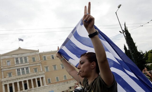 Η λίστα της μεγάλης φυγής: Πόσοι φεύγουν από κάθε υπουργείο