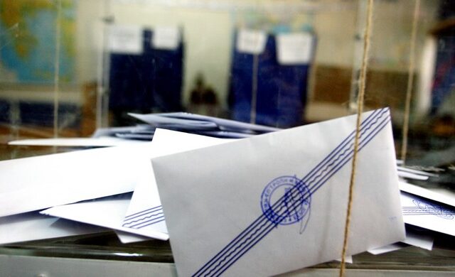 Νέα δημοσκόπηση: Πρωτιά ΣΥΡΙΖΑ με δύο μονάδες. Πλησιάζει το 15% η Χρυσή Αυγή