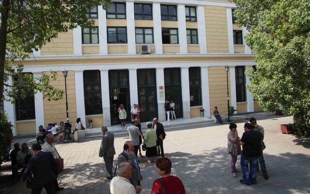 Οι “Ανυπότακτες επιθυμίες” πίσω από τον φάκελο-βόμβα στην Ευελπίδων