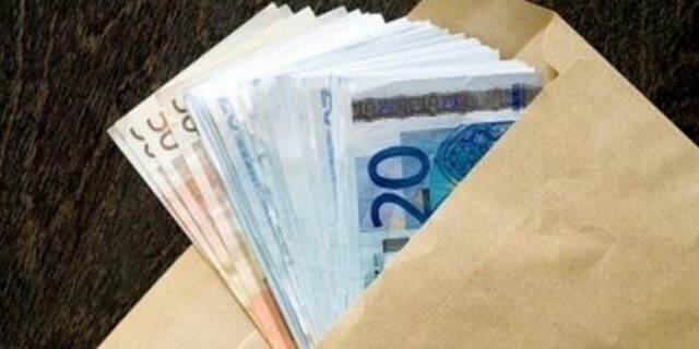 “Καμπάνα” σε ζευγάρι υπαλλήλων της τοπικής αυτοδιοίκησης για “φακελάκι”