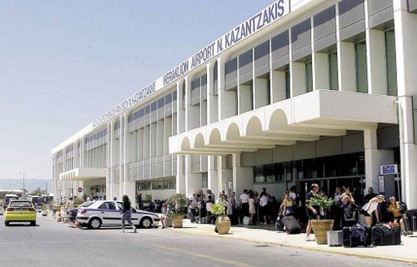 Ήθελε να πετάξει με πλαστά χαρτιά για την Ευρώπη
